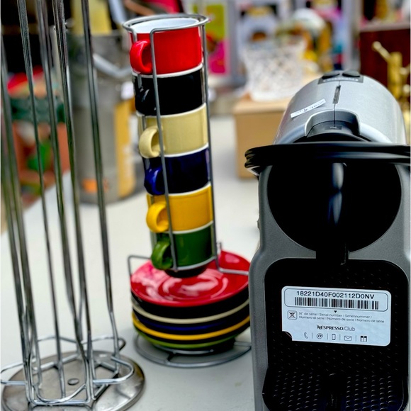 De’longhi Other - De longhi Nespresso maker set.